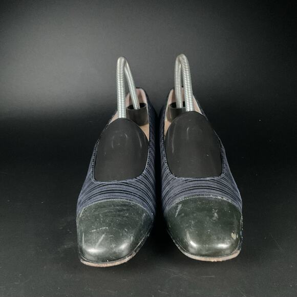 Salvatore Ferragamo Women's Size 7.5 B Patent Leather Classic Pumps Slip Heels - Picture 2 of 9